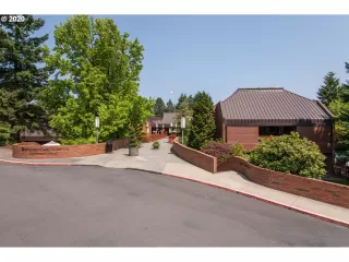 Photo #3: 20678905 Listing