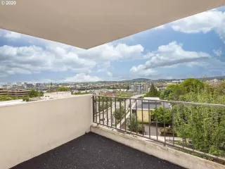 Photo #6: 20679104 Listing 