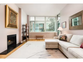 Photo #6: 20679509 Listing 