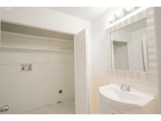 Photo #2: 20680312 Listing