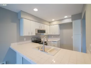 Photo #6: 20680312 Listing