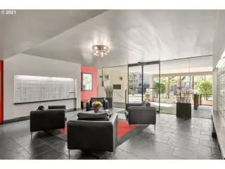 Photo #6: 20680418 Listing 