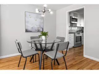 Photo #4: 20680690 Listing 