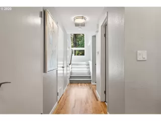 Photo #5: 20680690 Listing 