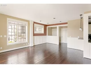 Photo #4: 20683400 Listing