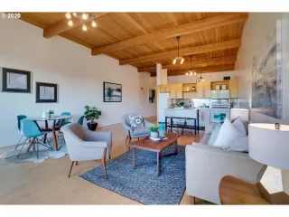 Photo #1: 20683772 Listing