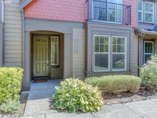 Photo #2: 20684013 Listing