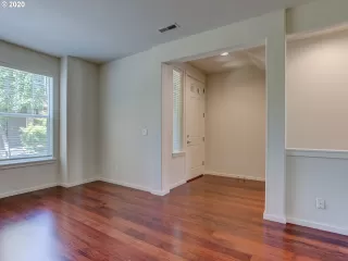 Photo #4: 20684013 Listing