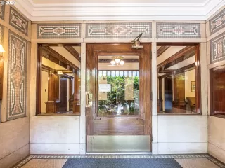 Photo #4: 20685560 Listing