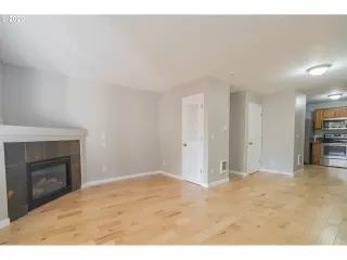 Photo #3: 20685622 Listing