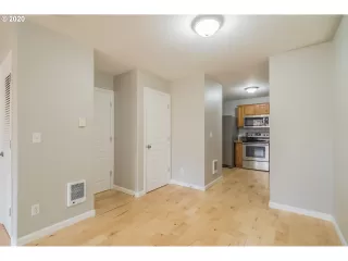 Photo #4: 20685622 Listing