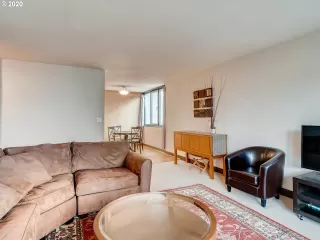 Photo #4: 20686236 Listing 