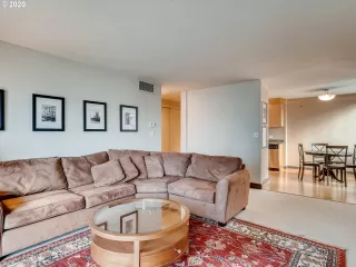Photo #5: 20686236 Listing 