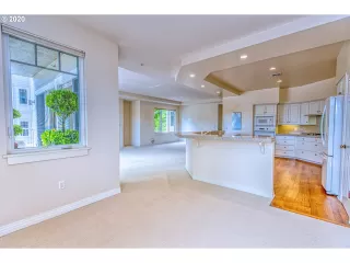 Photo #4: 20686400 Listing