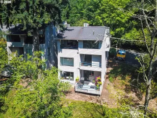 Photo #5: 20686587 Listing