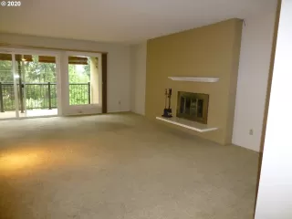 Photo #2: 20686595 Listing