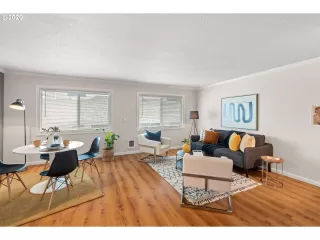 Photo #4: 20686618 Listing