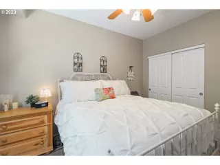 Photo #4: 20687621 Listing