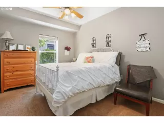 Photo #5: 20687621 Listing