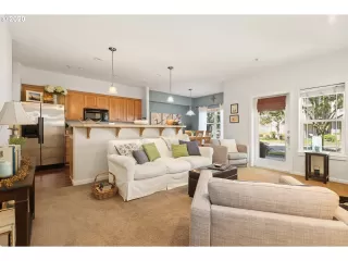 Photo #6: 20687621 Listing