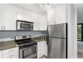 Photo #3: 20688686 Listing