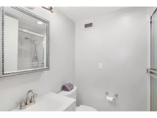 Photo #6: 20688686 Listing