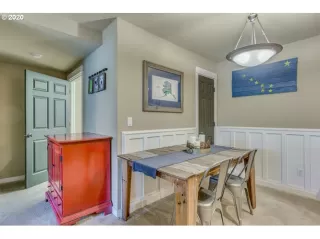 Photo #6: 20688988 Listing