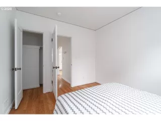 Photo #2: 20689055 Listing