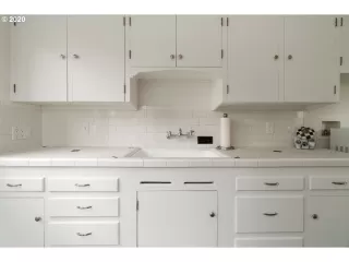 Photo #5: 20689055 Listing