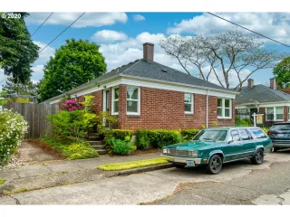 Photo #6: 20689055 Listing