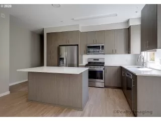 Photo #1: 20689405 Listing