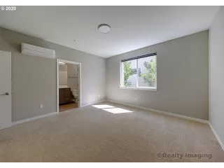 Photo #6: 20689405 Listing