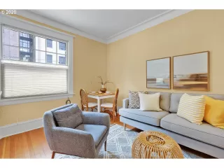 Photo #2: 20689526 Listing