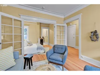 Photo #5: 20689526 Listing