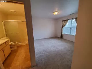 Photo #5: 20689575 Listing