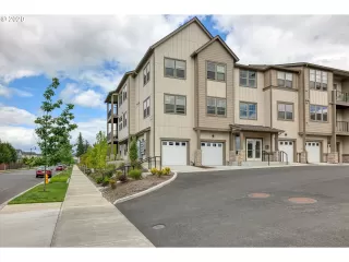 Photo #4: 20689831 Listing