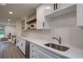 Photo #6: 20690070 Listing 