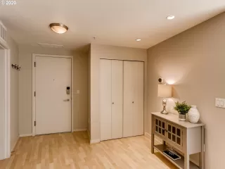 Photo #3: 20690298 Listing