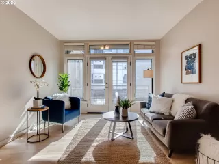 Photo #5: 20690298 Listing