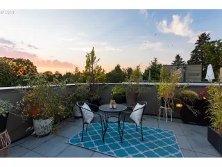 Photo #6: 20690555 Listing