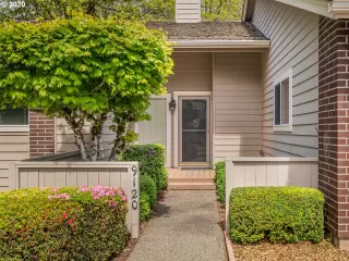 Photo #2: 20691006 Listing