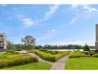 Photo #2: 20691016 Listing