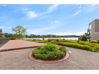 Photo #3: 20691016 Listing