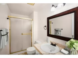 Photo #6: 20691016 Listing