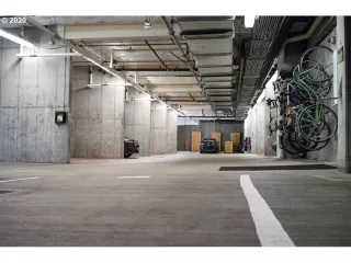 Photo #2: 20691106 Listing 