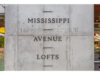 Photo #6: 20691106 Listing 