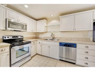 Photo #4: 206914239 Listing