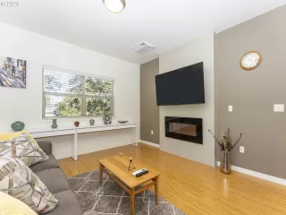 Photo #4: 20691456 Listing