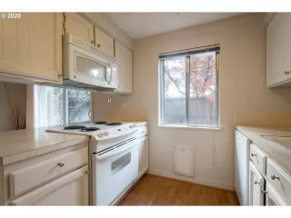 Photo #5: 20691986 Listing 