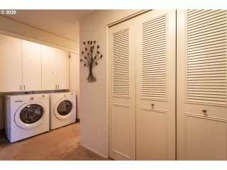 Photo #6: 20691986 Listing 